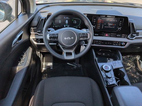 Used 2025 Kia Sportage LX FWD image 16
