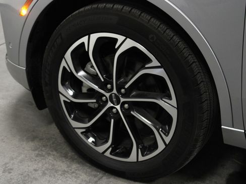 Used 2024 Lincoln Nautilus Reserve image 10