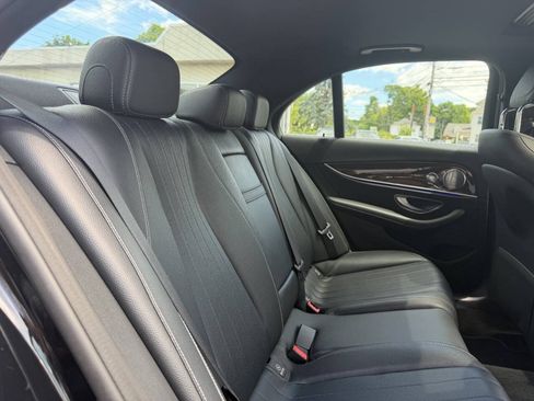 Used 2017 Mercedes-Benz E 300 4MATIC image 25