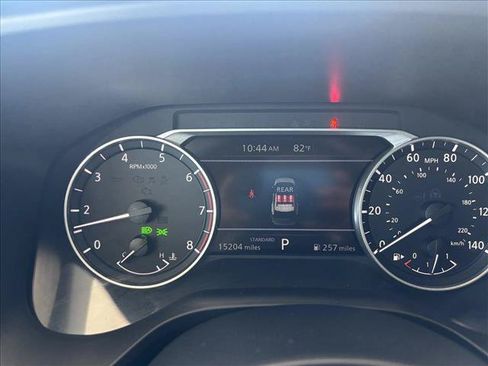 Used 2024 Nissan Rogue SV w/ SV Premium Package FWD image 15