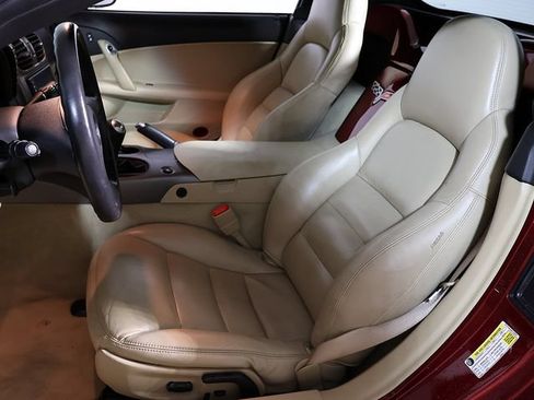 Used 2006 Chevrolet Corvette Convertible w/ Preferred Equipment Group RWD image 4