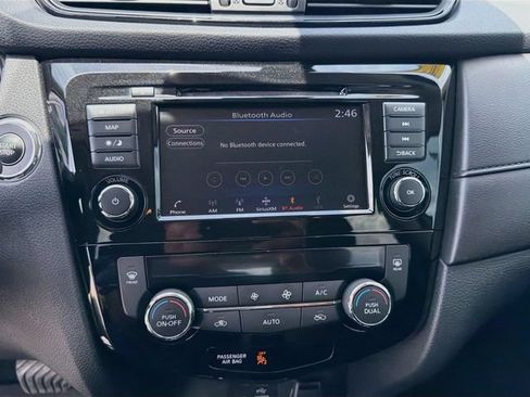 Used 2019 Nissan Rogue SV w/ Premium Package FWD image 30