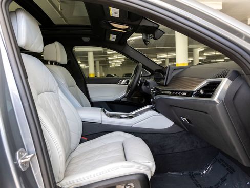 Used 2024 BMW X6 M60i w/ Dynamic Handling Package AWD/4WD image 28