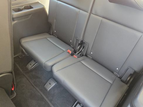 Used 2025 Hyundai Santa Fe SEL FWD image 13
