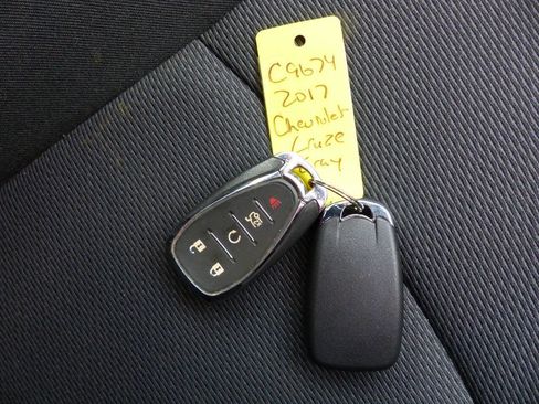 Used 2017 Chevrolet Cruze LT w/ Convenience Package image 42