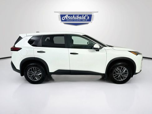 Used 2022 Nissan Rogue S AWD/4WD image 9
