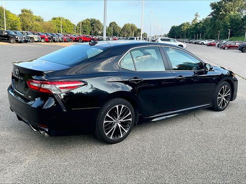Certified 2019 Toyota Camry SE FWD image 6