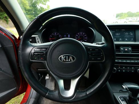 Used 2018 Kia Optima S image 5
