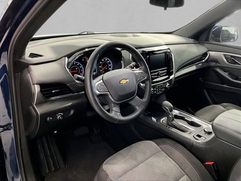 Used 2023 Chevrolet Traverse LT image 14