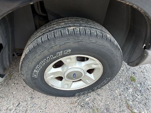 Used 2001 Ford Explorer Sport Trac 4x4 image 12