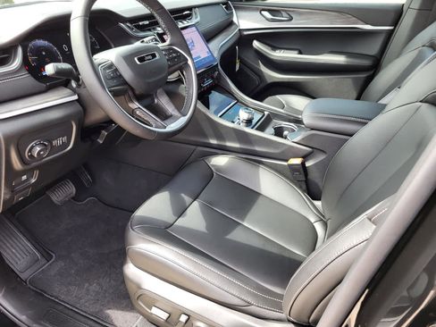 New 2025 Jeep Grand Cherokee L Limited image 14