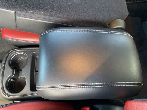 Used 2018 Dodge Durango SRT w/ Technology Group image 38