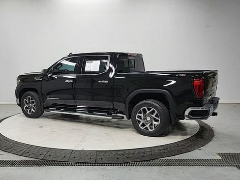 Used 2023 GMC Sierra 1500 SLT w/ SLT Premium Package image 5