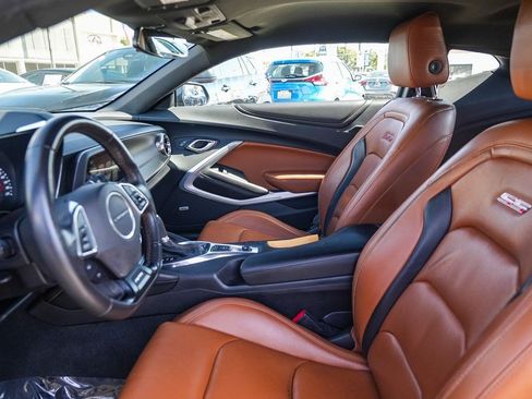 Used 2017 Chevrolet Camaro SS RWD image 17