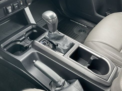 Used 2021 Toyota Tacoma TRD Off-Road image 13