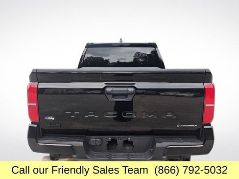 Certified 2024 Toyota Tacoma TRD Off-Road AWD/4WD image 5