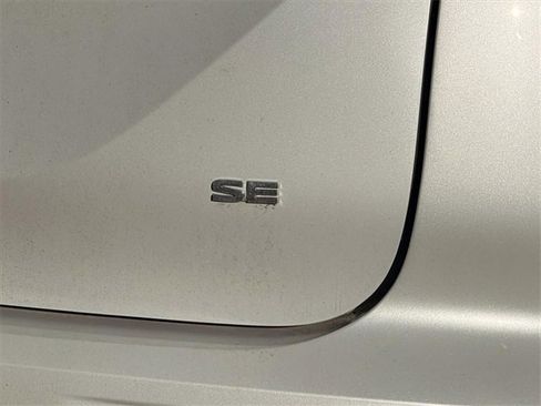 Used 2024 Mitsubishi Outlander SE image 12