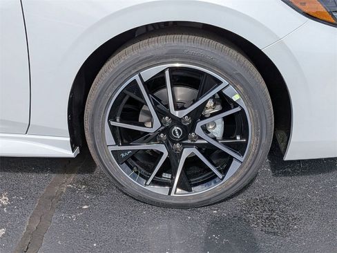 New 2025 Nissan Sentra SR w/ SR Premium Package image 24