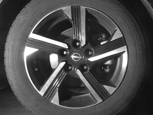 Used 2025 Nissan Sentra SV FWD image 13