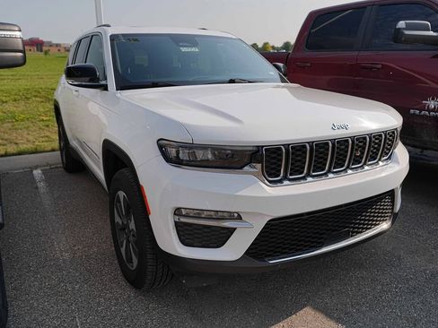Used 2024 Jeep Grand Cherokee Limited 4xe AWD/4WD image 3
