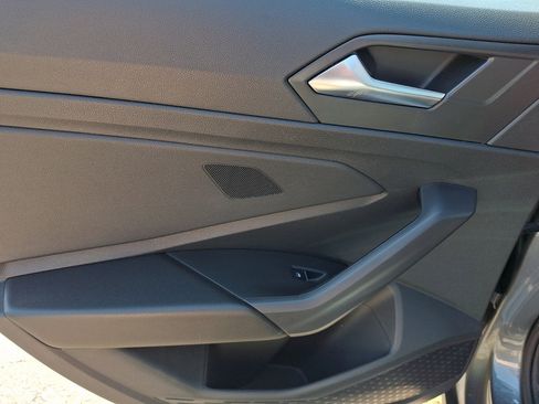 Used 2024 Volkswagen Jetta SE FWD image 19