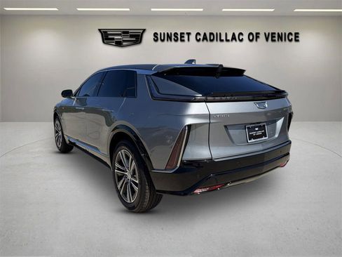 New 2026 Cadillac Lyriq Luxury AWD/4WD image 5