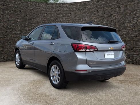 Used 2024 Chevrolet Equinox LS FWD image 4
