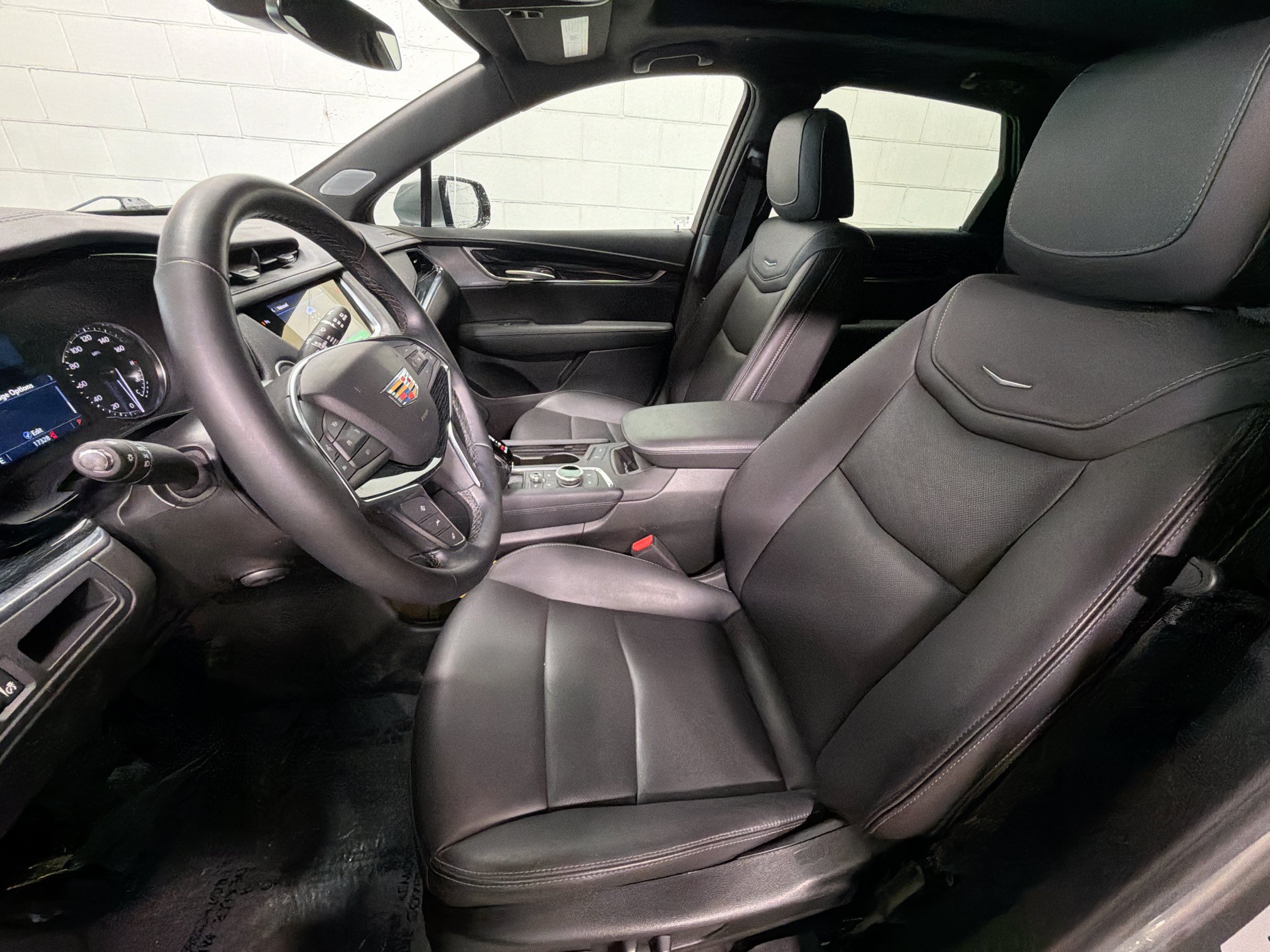 Used 2025 Cadillac XT5 Premium Luxury FWD image 5