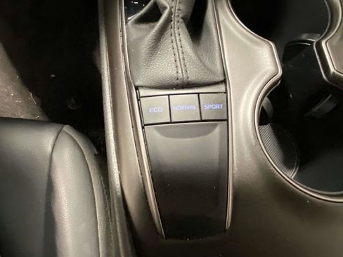 Used 2024 Toyota Camry SE image 18