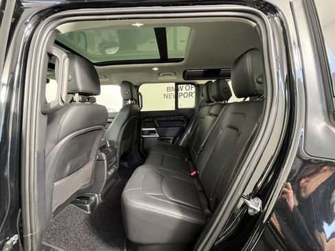 Used 2024 Land Rover Defender 110 S image 15