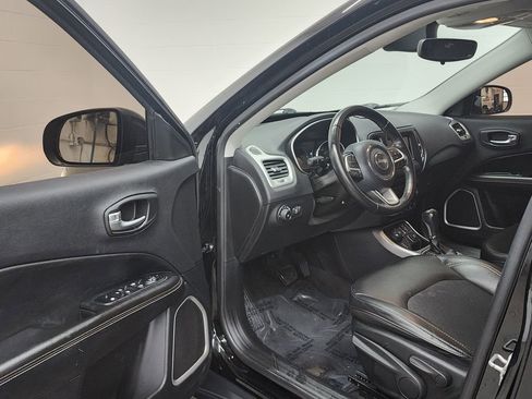 Used 2019 Jeep Compass Latitude image 11