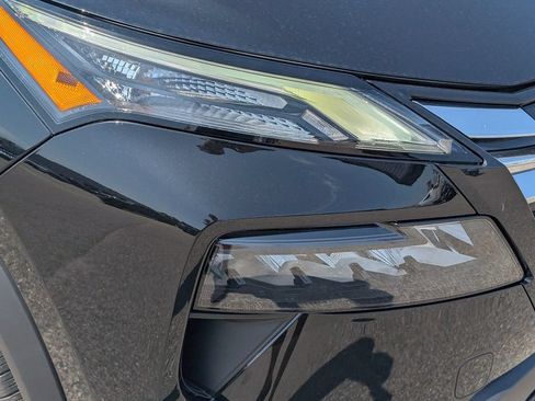 Used 2026 Nissan Rogue S FWD image 5