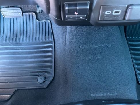 Used 2024 Chevrolet Silverado 2500 Custom w/ Custom Value Package image 17