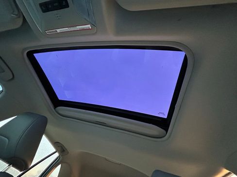 Used 2022 Toyota RAV4 XLE Premium image 30