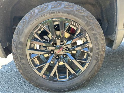 Used 2023 GMC Sierra 1500 AT4 w/ AT4 Premium Package AWD/4WD image 16
