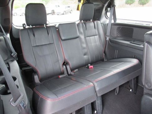 Used 2017 Dodge Grand Caravan GT image 11