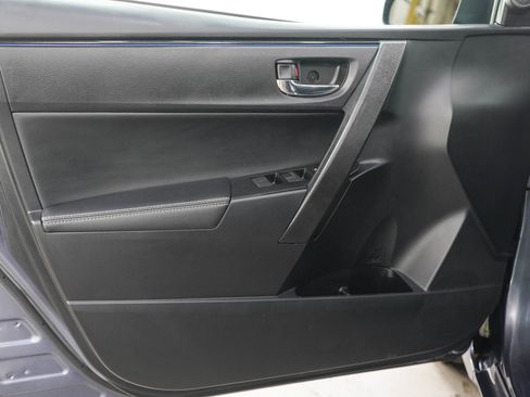 Used 2017 Toyota Corolla SE w/ Carpet Mat Package (TMS) FWD image 17