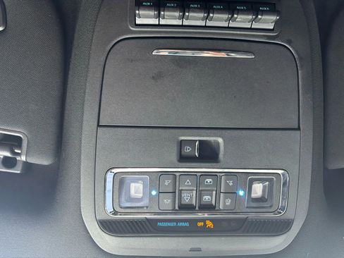 Used 2023 Ford F150 Raptor w/ Raptor Carbon Fiber Package image 25