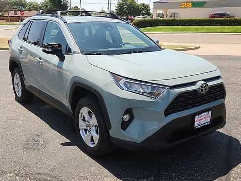 Used 2021 Toyota RAV4 XLE FWD image 6