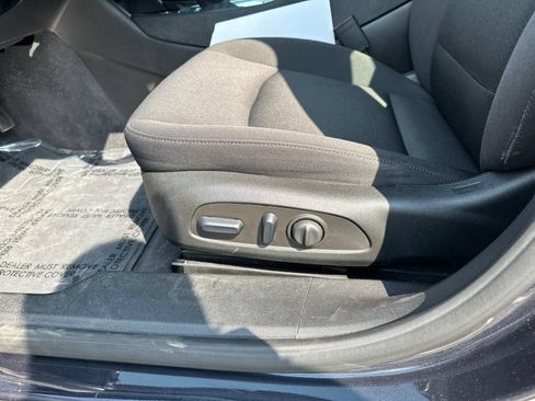 Used 2023 Chevrolet Malibu LT FWD image 12