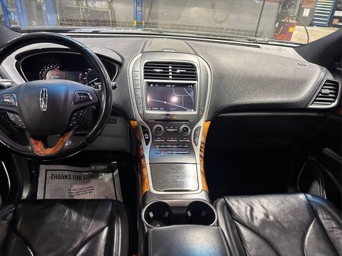 Used 2017 Lincoln MKX Reserve image 22