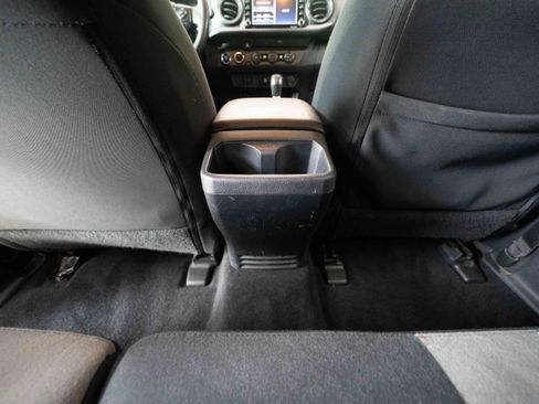 Used 2020 Toyota Tacoma TRD Sport AWD/4WD image 22
