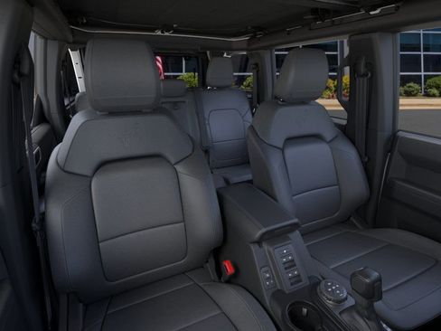 New 2025 Ford Bronco Badlands image 10