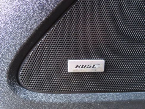 Used 2023 Chevrolet Equinox Premier image 13