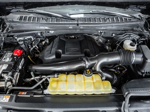 Used 2019 Ford Expedition Max XLT w/ Equipment Group 202A image 28