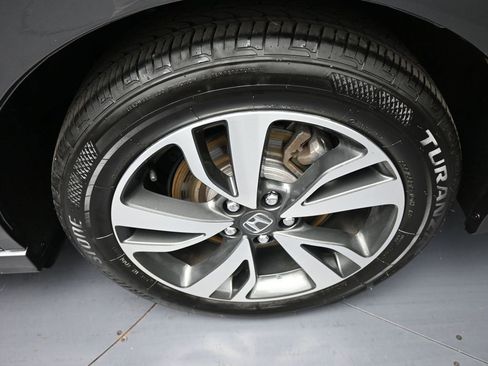 Certified 2024 Honda Odyssey Touring image 15