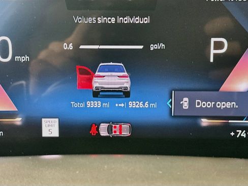 Used 2026 BMW X7 xDrive40i w/ M Sport Package AWD/4WD image 22