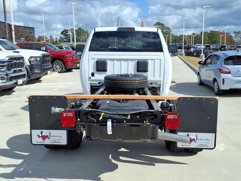 New 2026 RAM 3500 Tradesman w/ Chrome Appearance Group A AWD/4WD image 5
