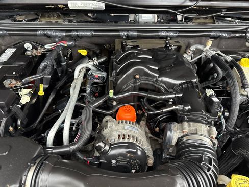 Used 2016 Jeep Wrangler Sport w/ Mopar Black Appearance Group image 18