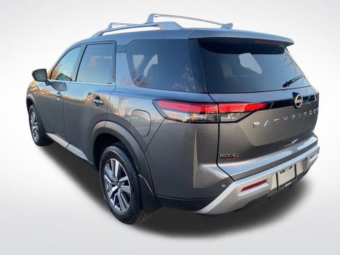 Used 2024 Nissan Pathfinder SL image 5